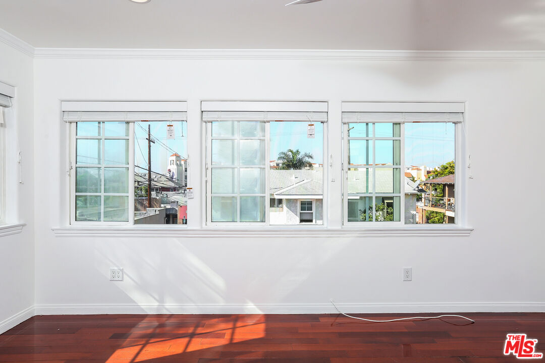 252 HAMPTON DR Unit: E