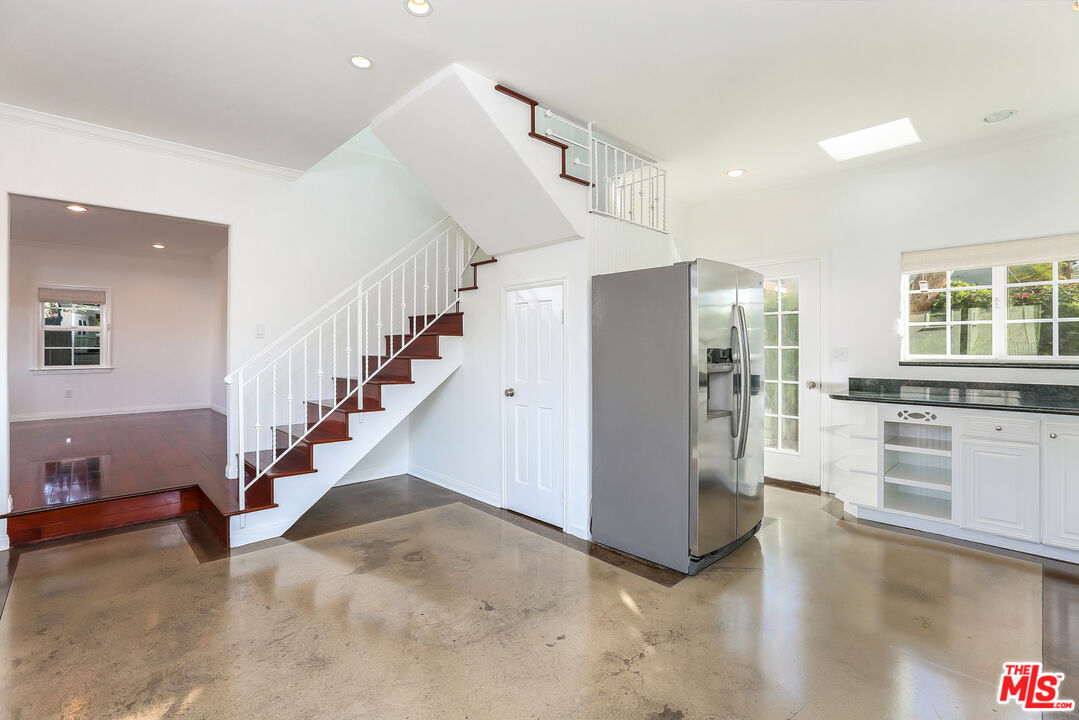 252 HAMPTON DR Unit: E