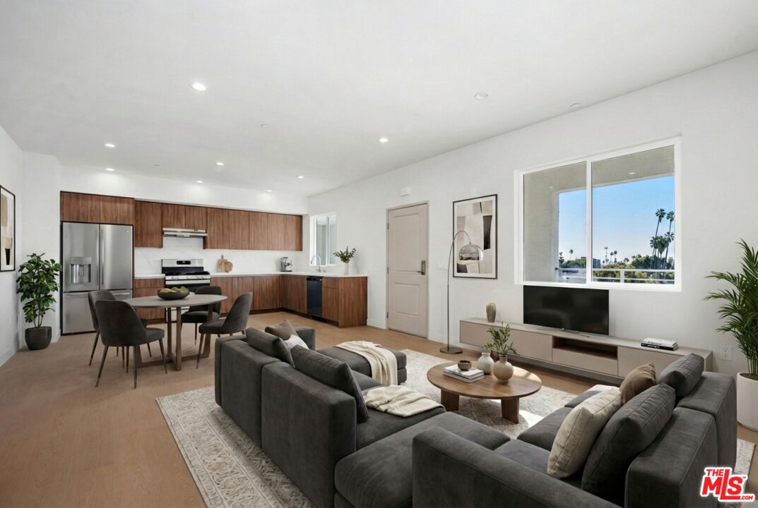 1717 Winona Blvd Unit: 203