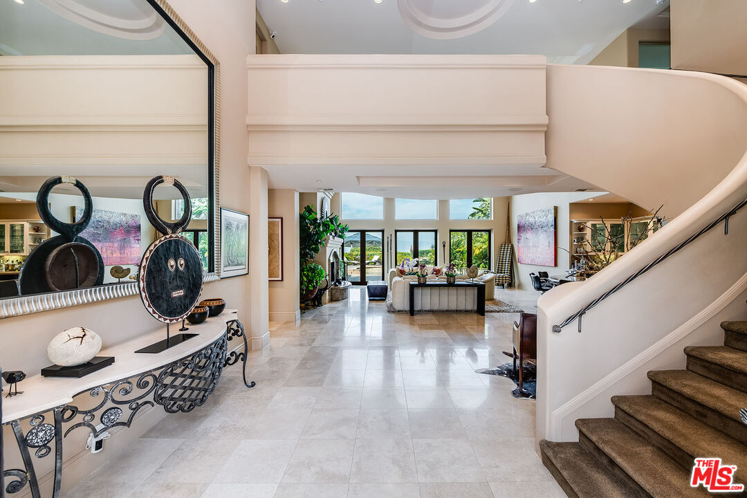 12145 Summit Ct