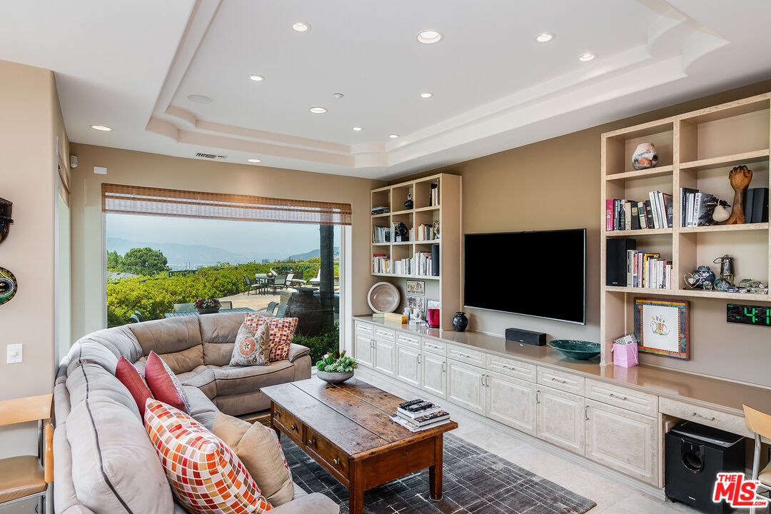 12145 Summit Ct