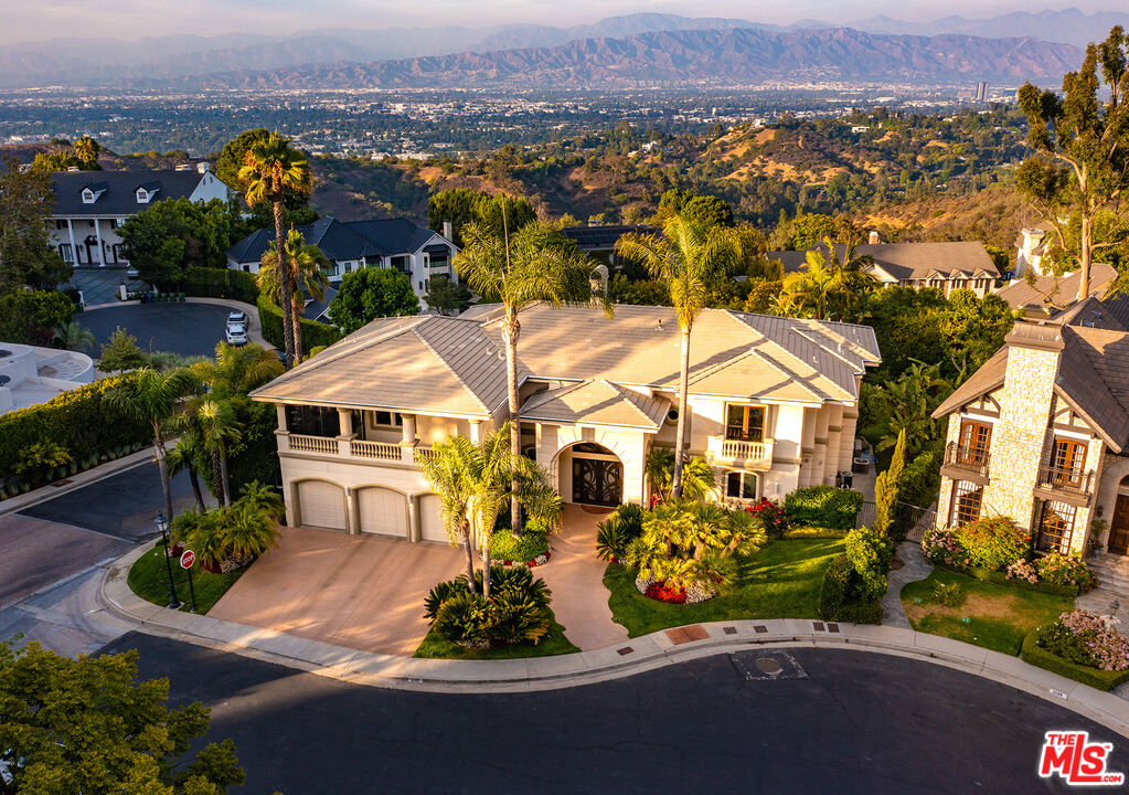 12145 Summit Ct