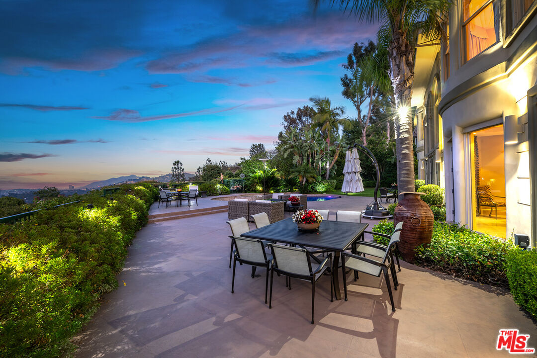 12145 Summit Ct