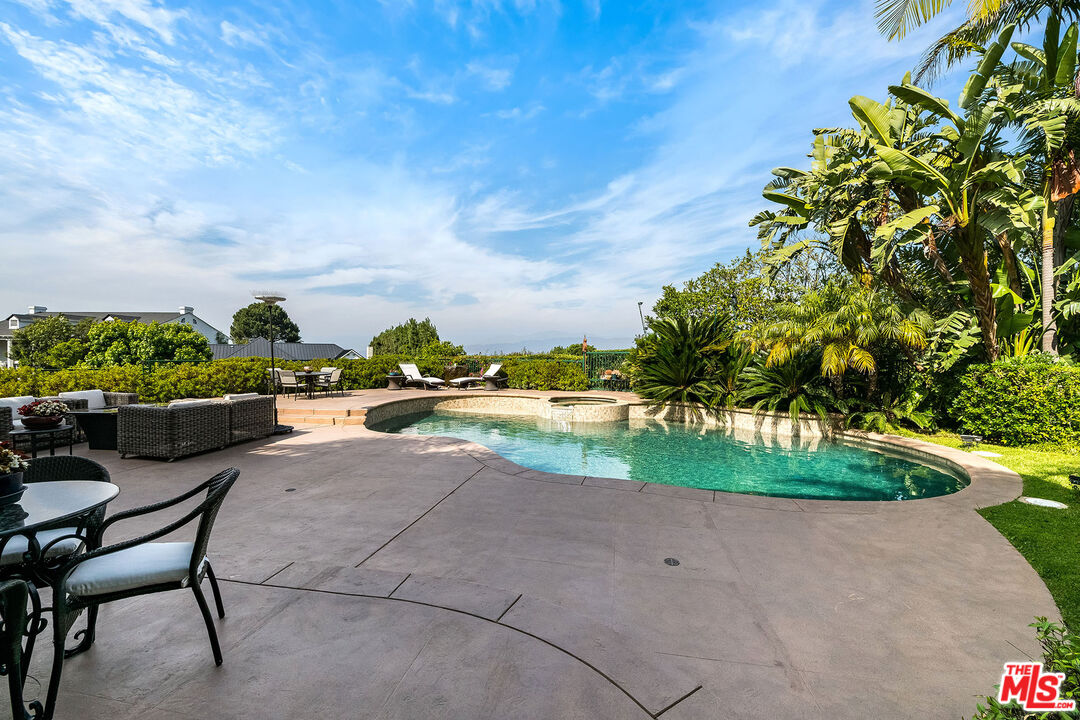 12145 Summit Ct