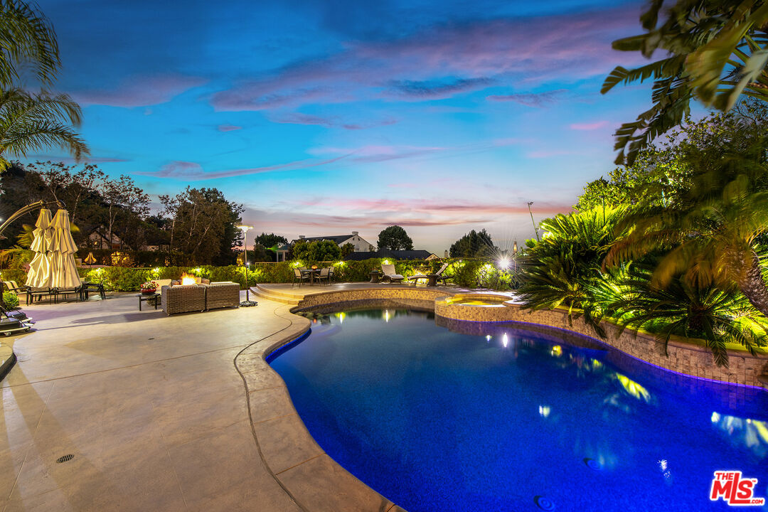 12145 Summit Ct