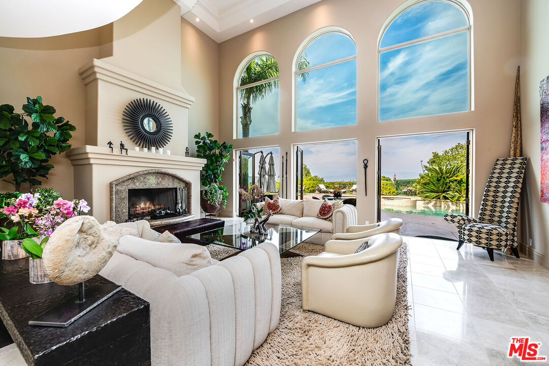 12145 Summit Ct