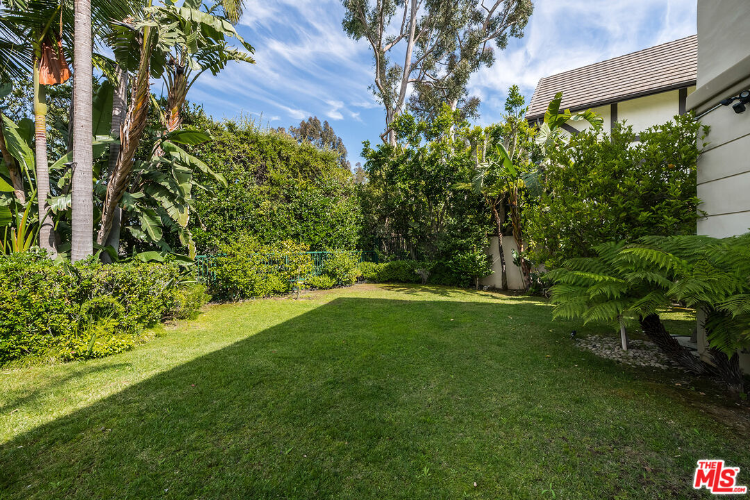 12145 Summit Ct