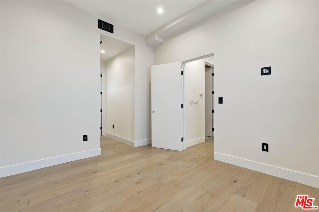 733 N Gramercy Pl