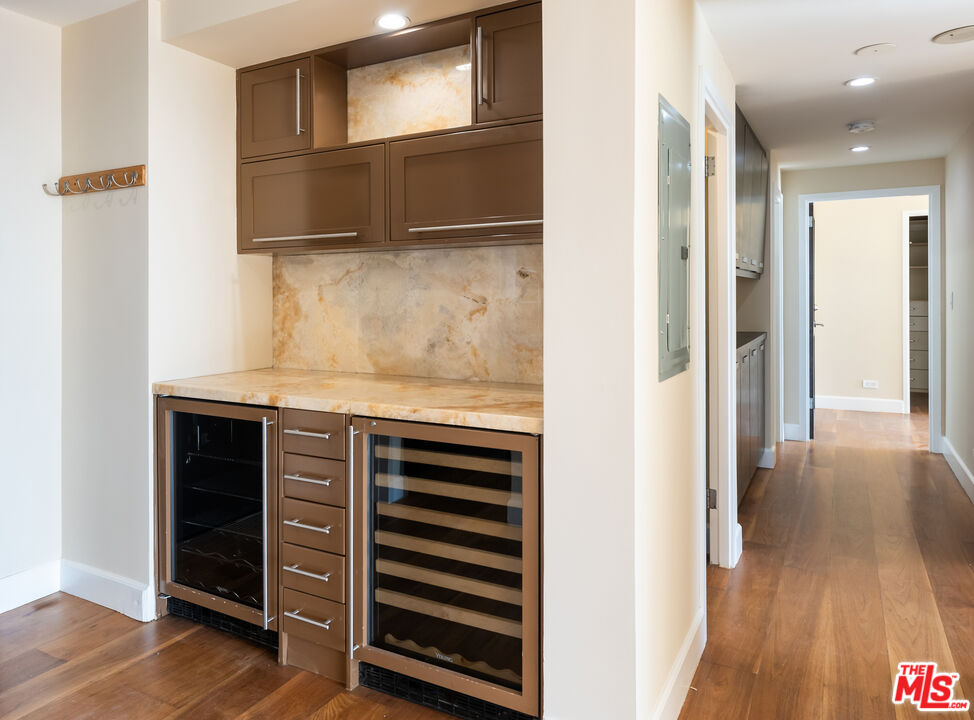 2220 Avenue Of The Stars Unit: 1601