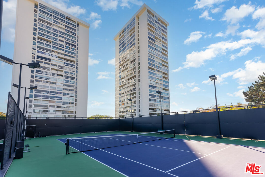 2220 Avenue Of The Stars Unit: 1601