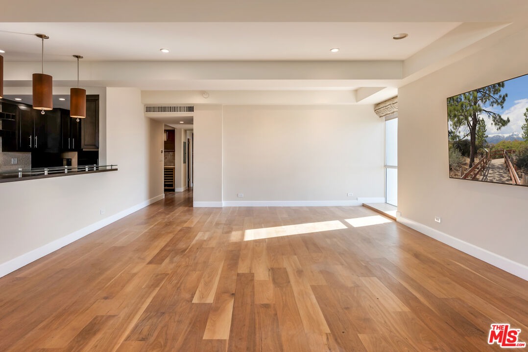 2220 Avenue Of The Stars Unit: 1601