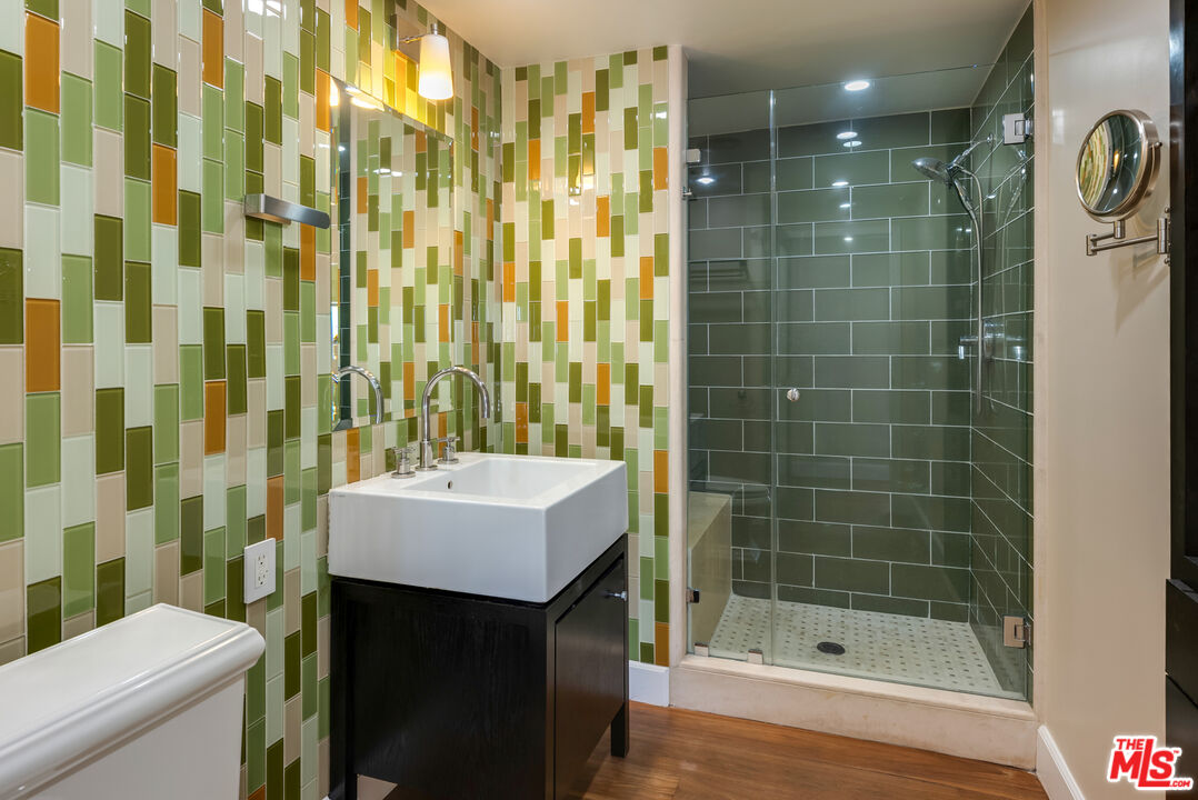 2220 Avenue Of The Stars Unit: 1601