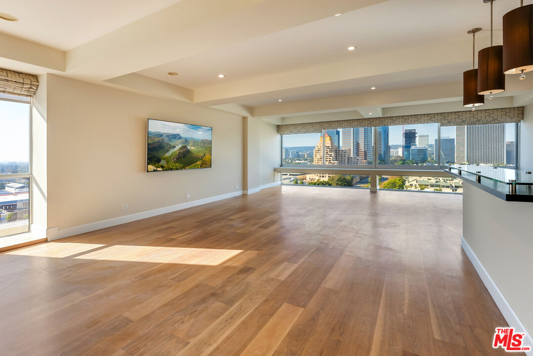 2220 Avenue Of The Stars Unit: 1601