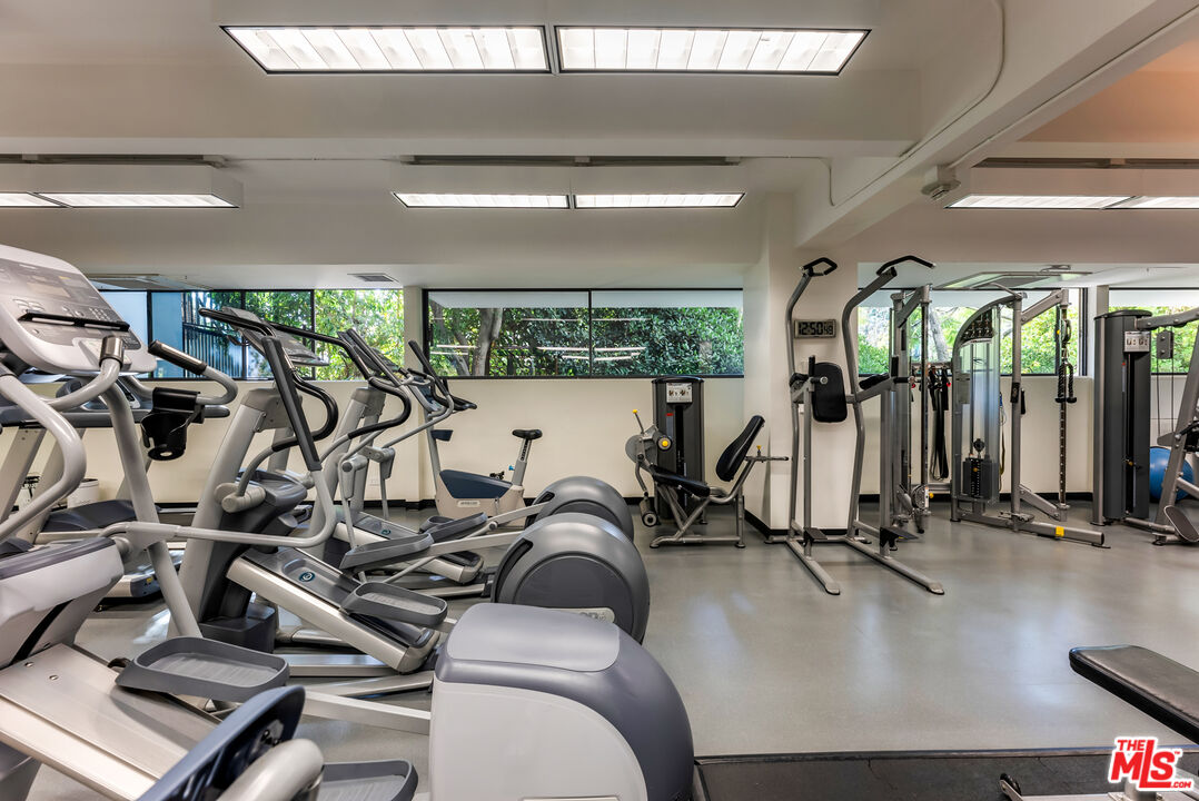 2220 Avenue Of The Stars Unit: 1601