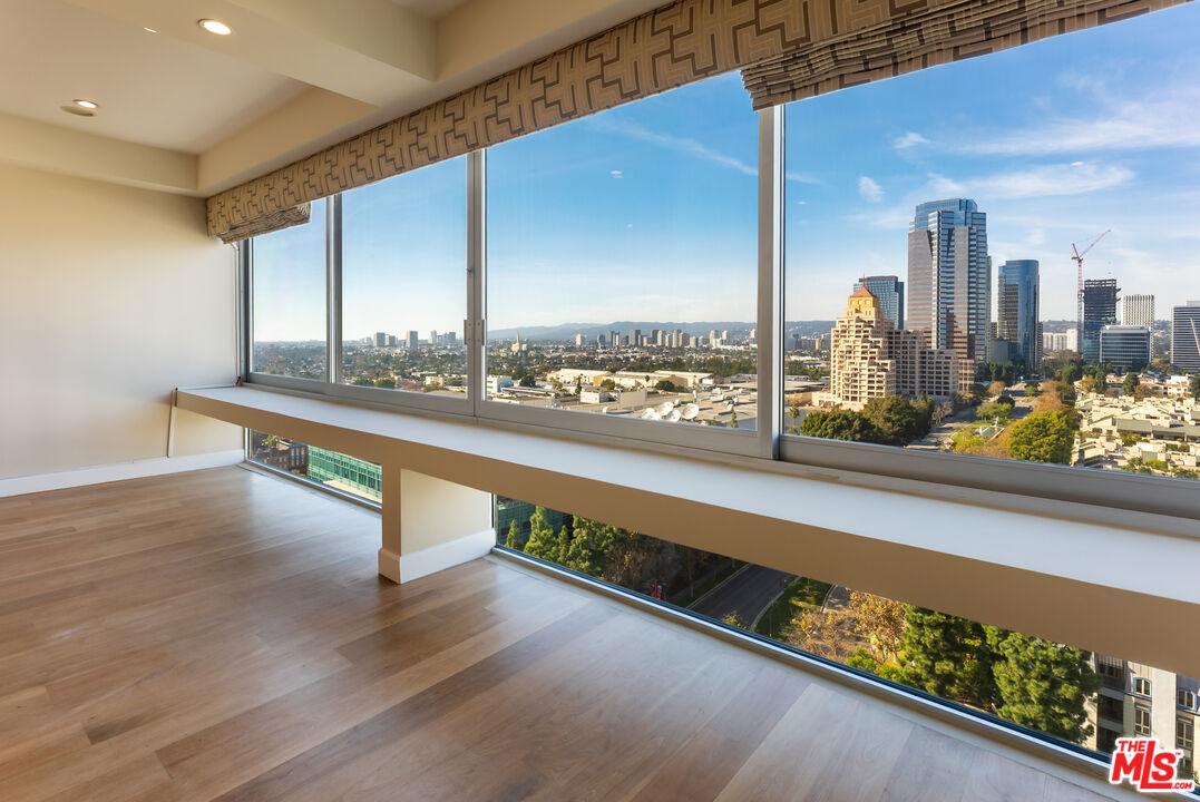 2220 Avenue Of The Stars Unit: 1601