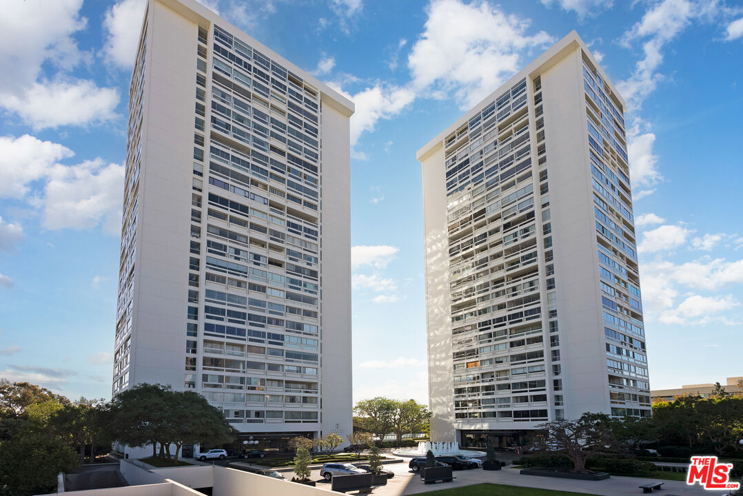 2220 Avenue Of The Stars Unit: 1601