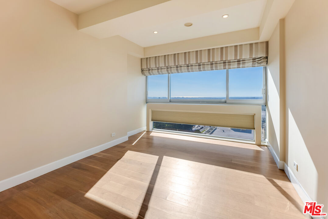 2220 Avenue Of The Stars Unit: 1601