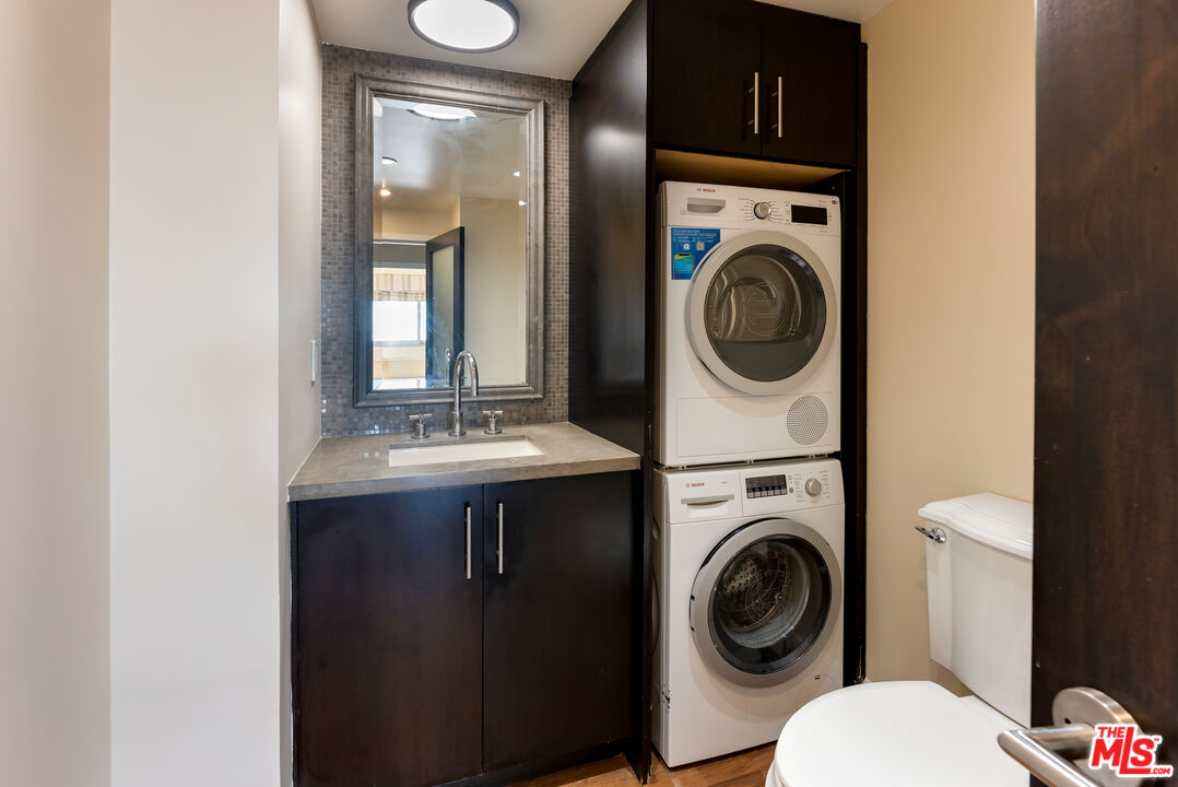 2220 Avenue Of The Stars Unit: 1601