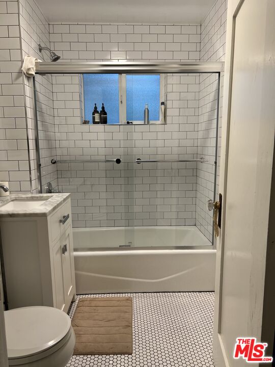 252 Hampton Dr Unit: A