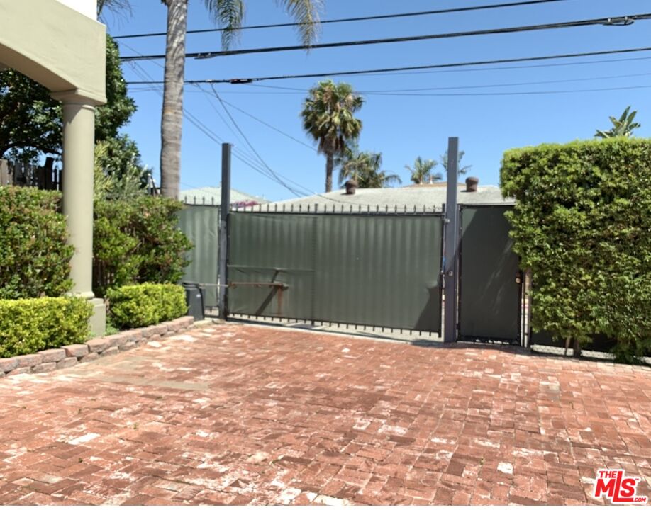 252 Hampton Dr Unit: A