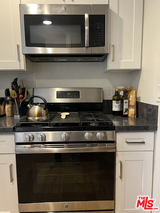 252 Hampton Dr Unit: A