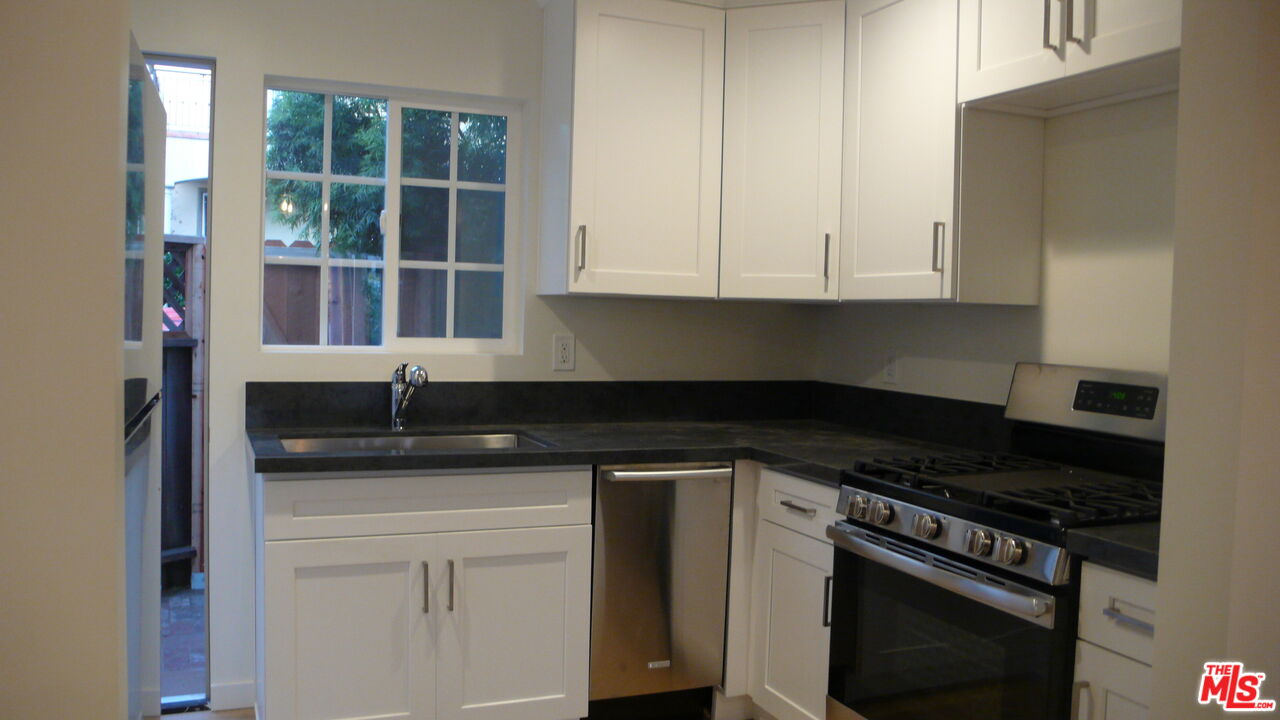 252 Hampton Dr Unit: A