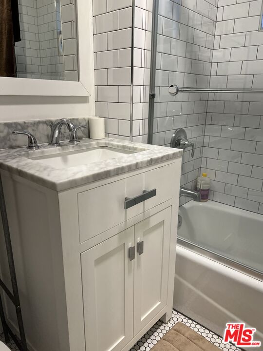 252 Hampton Dr Unit: A