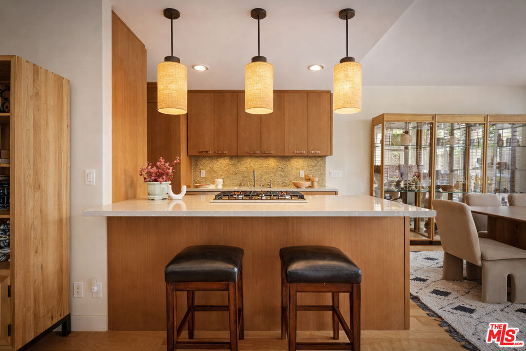 4411 Los Feliz Blvd Unit: 106