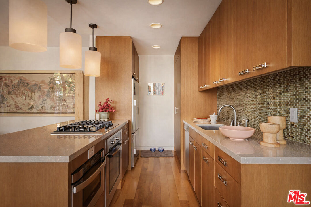 4411 Los Feliz Blvd Unit: 106