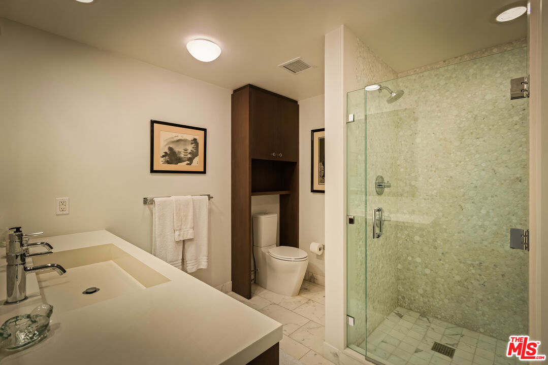 4411 Los Feliz Blvd Unit: 106