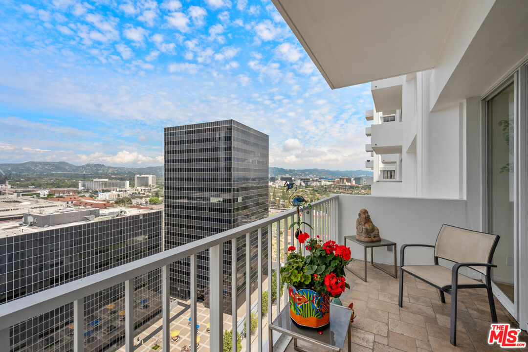 2160 Century Park Unit: 1712