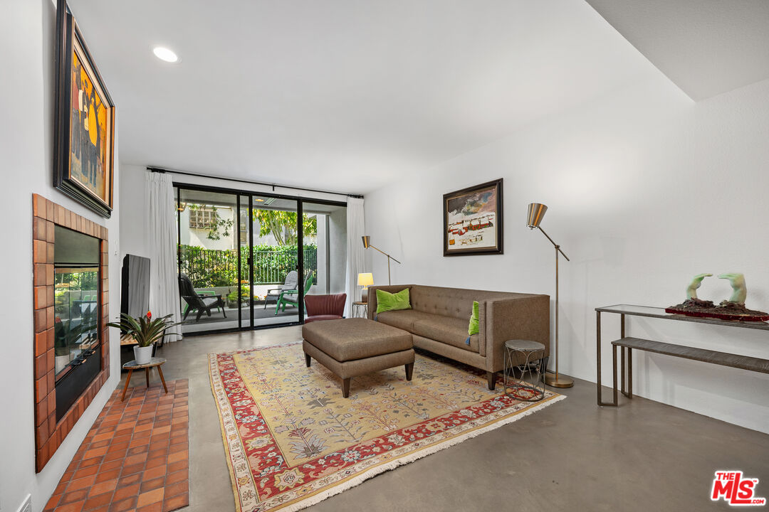 2960 Neilson Way Unit: 103