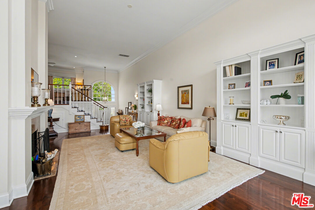 12544 The Vista