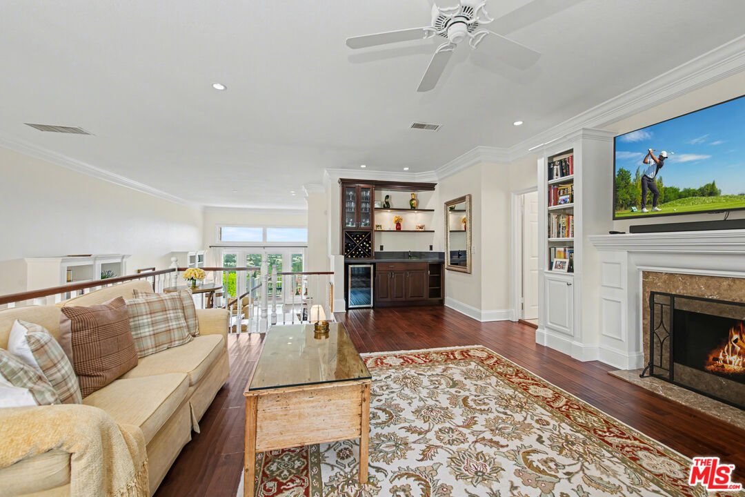 12544 The Vista