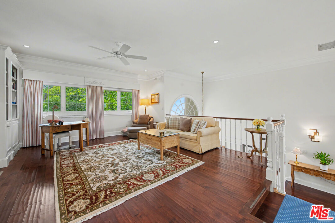 12544 The Vista