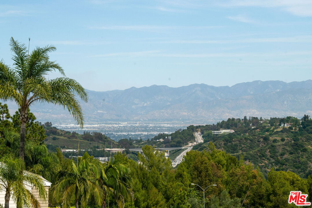 12544 The Vista