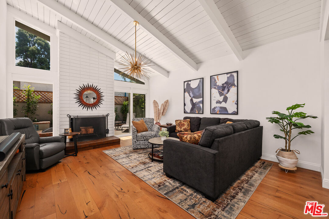 12722 Sarah St