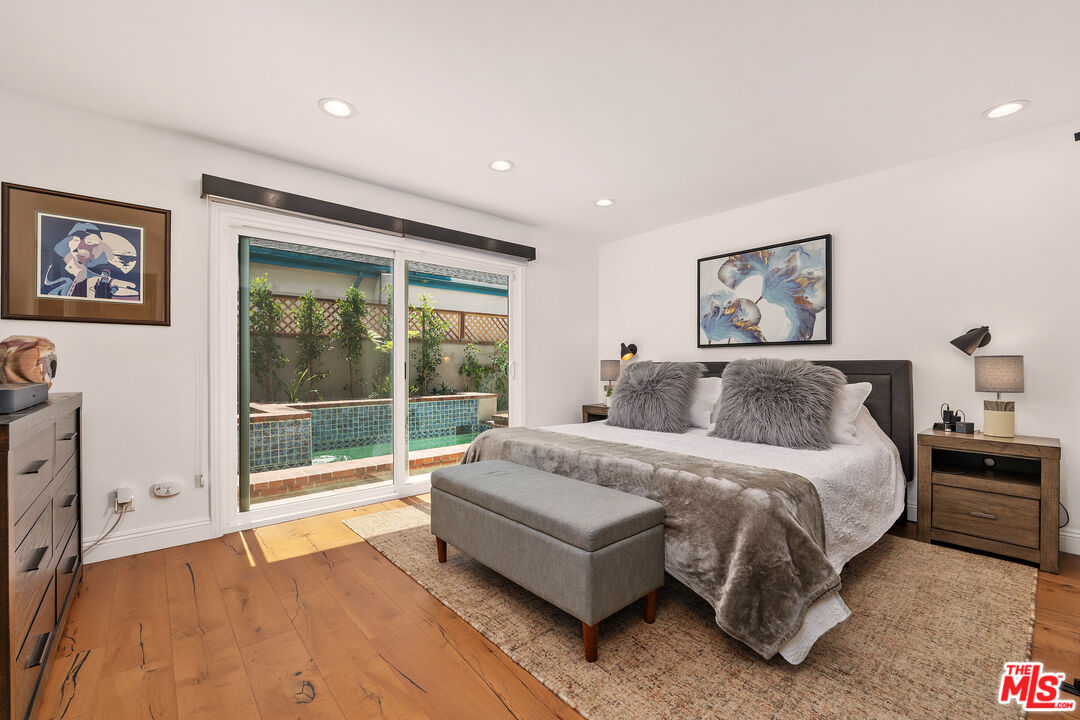 12722 Sarah St