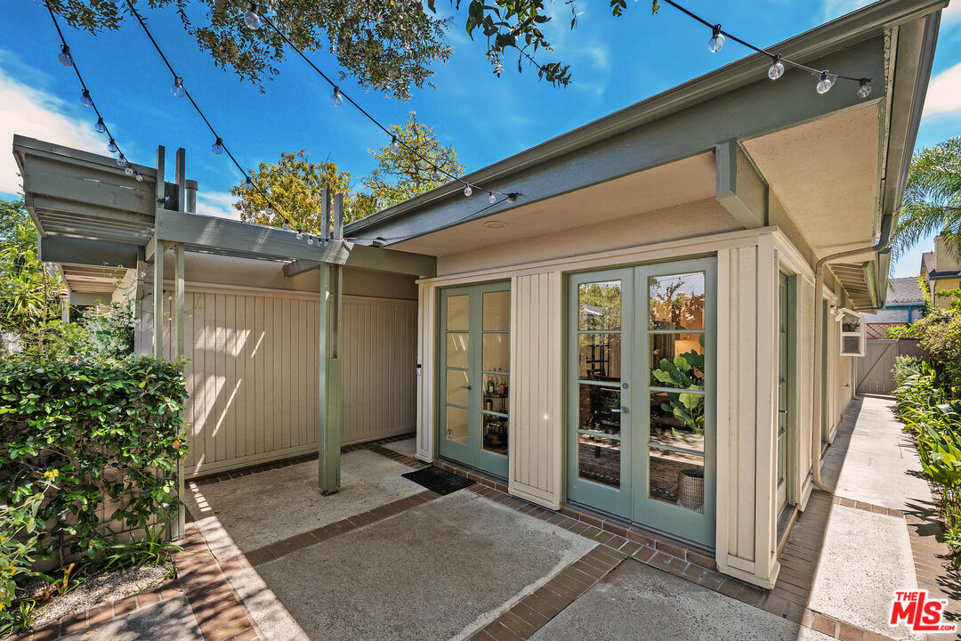 12722 Sarah St