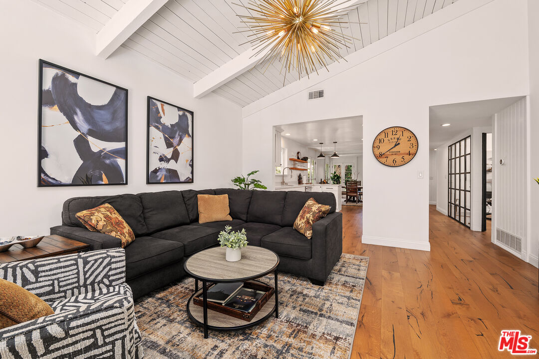 12722 Sarah St