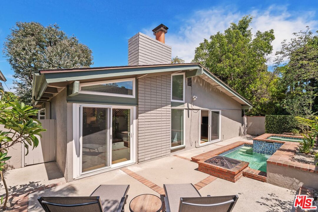 12722 Sarah St