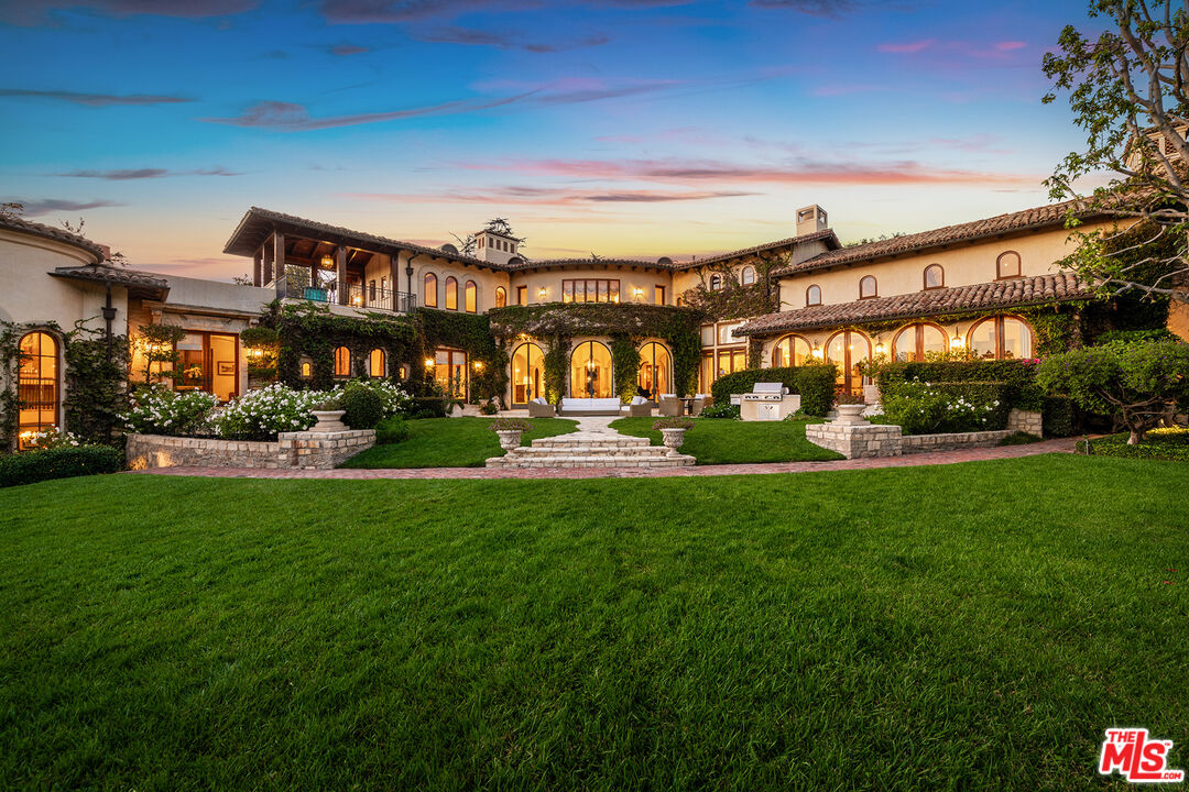 1550 Amalfi Dr