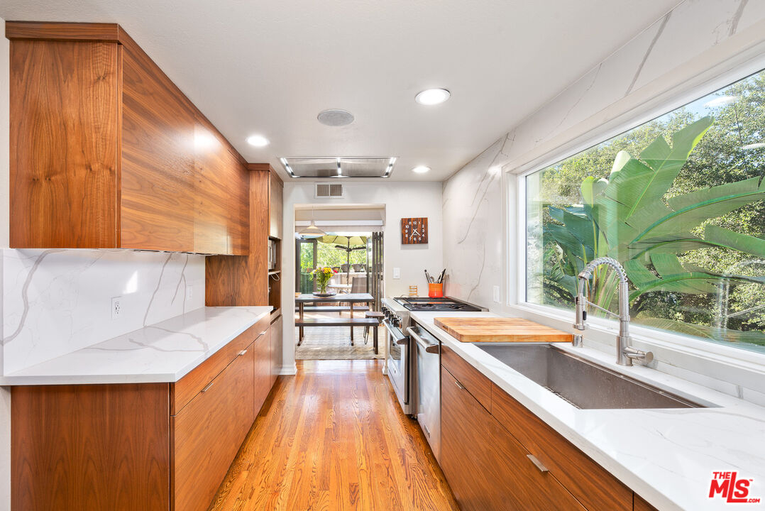 1138 Glen Arbor Ave