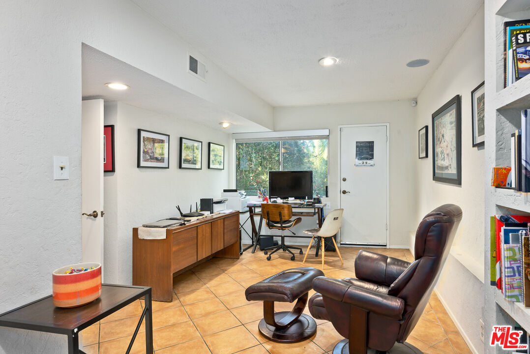 1138 Glen Arbor Ave