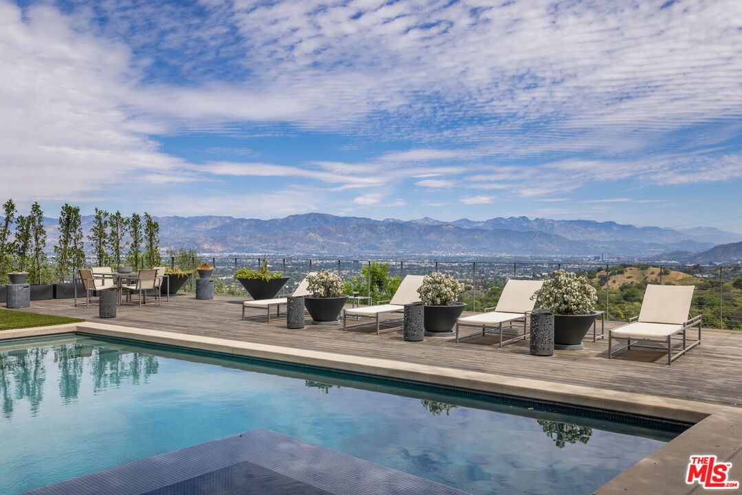 3337 Beverly Ranch Rd