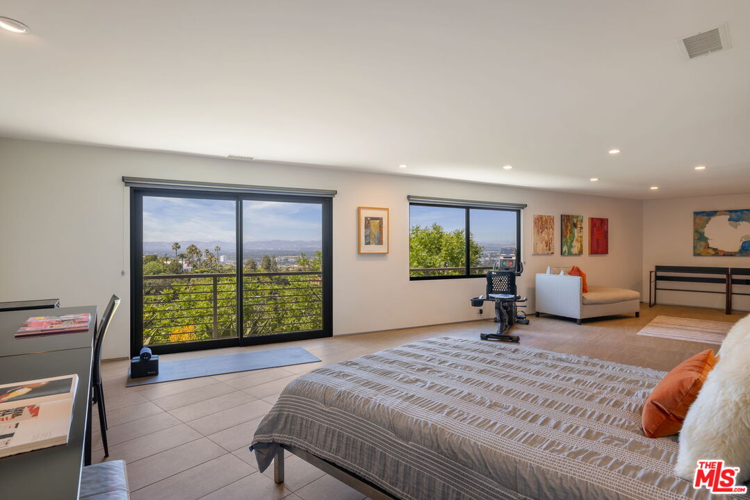 3337 Beverly Ranch Rd