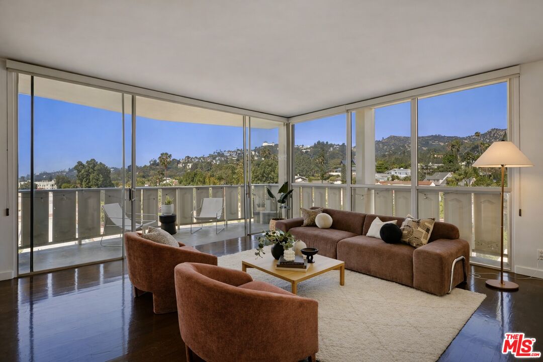 4455 Los Feliz Blvd Unit: 708