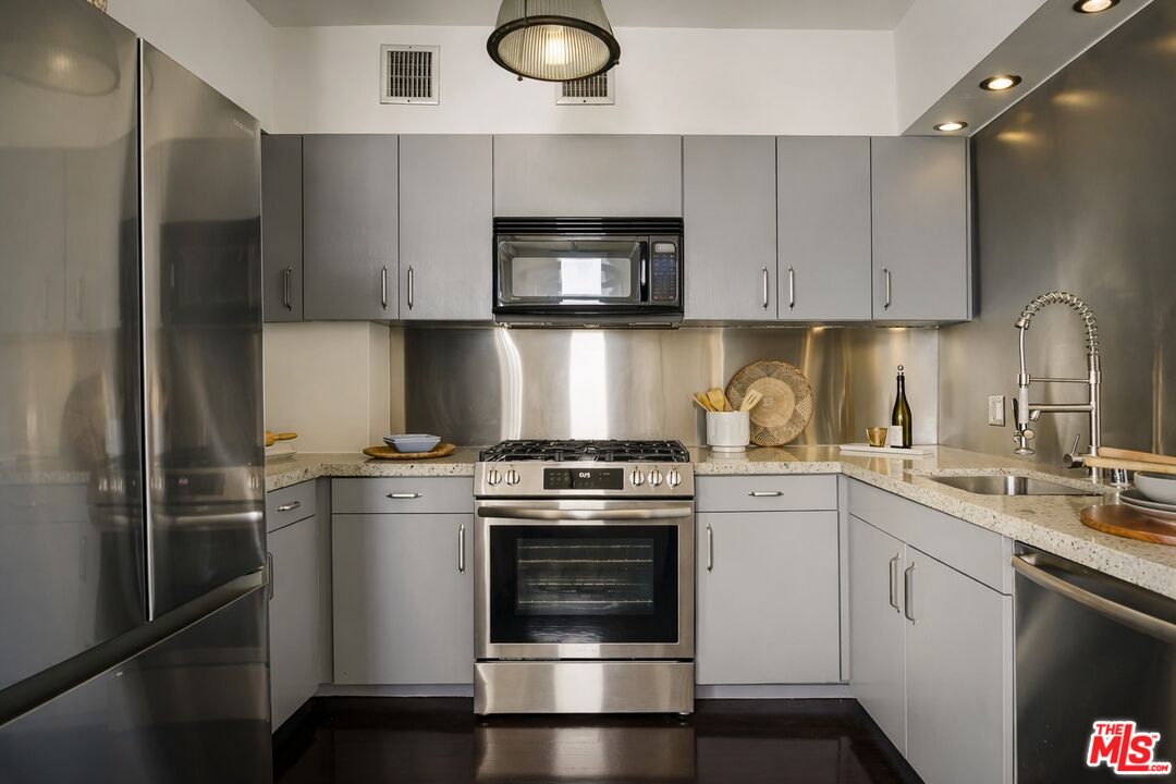 4455 Los Feliz Blvd Unit: 708