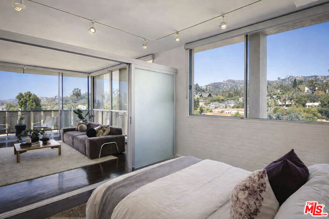 4455 Los Feliz Blvd Unit: 708