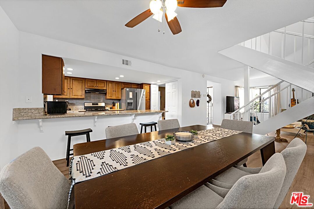 620 W Hyde Park Blvd Unit: 117